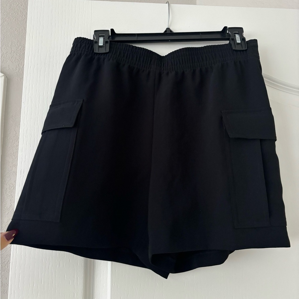 Aritzia Highlight Cargo Shorts - Crepette